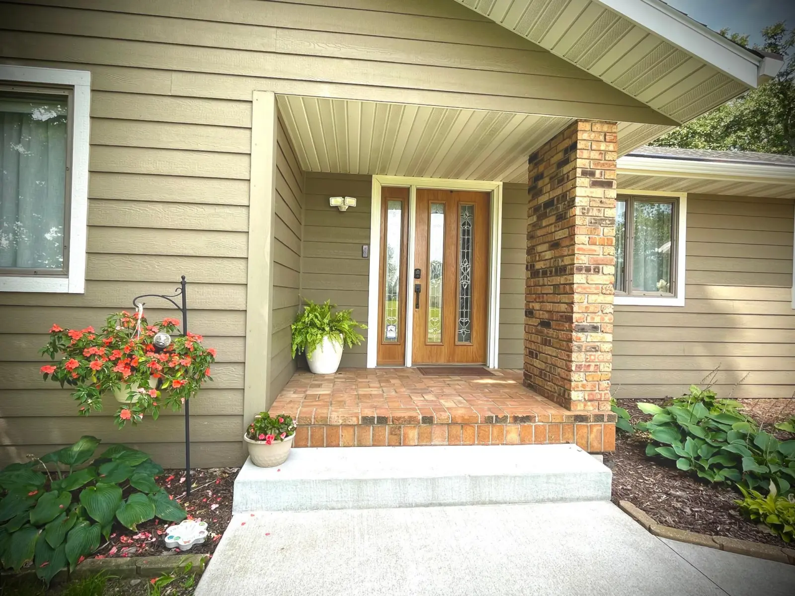 3511 Hoeger Lane, Albert Lea, MN