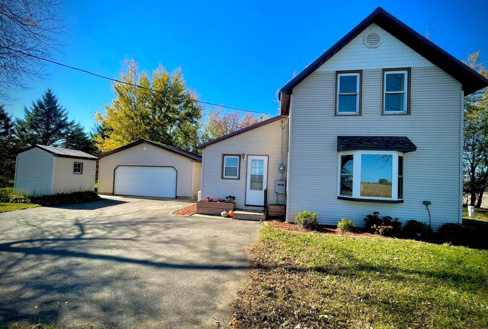25503 665th Avenue, Alden, MN